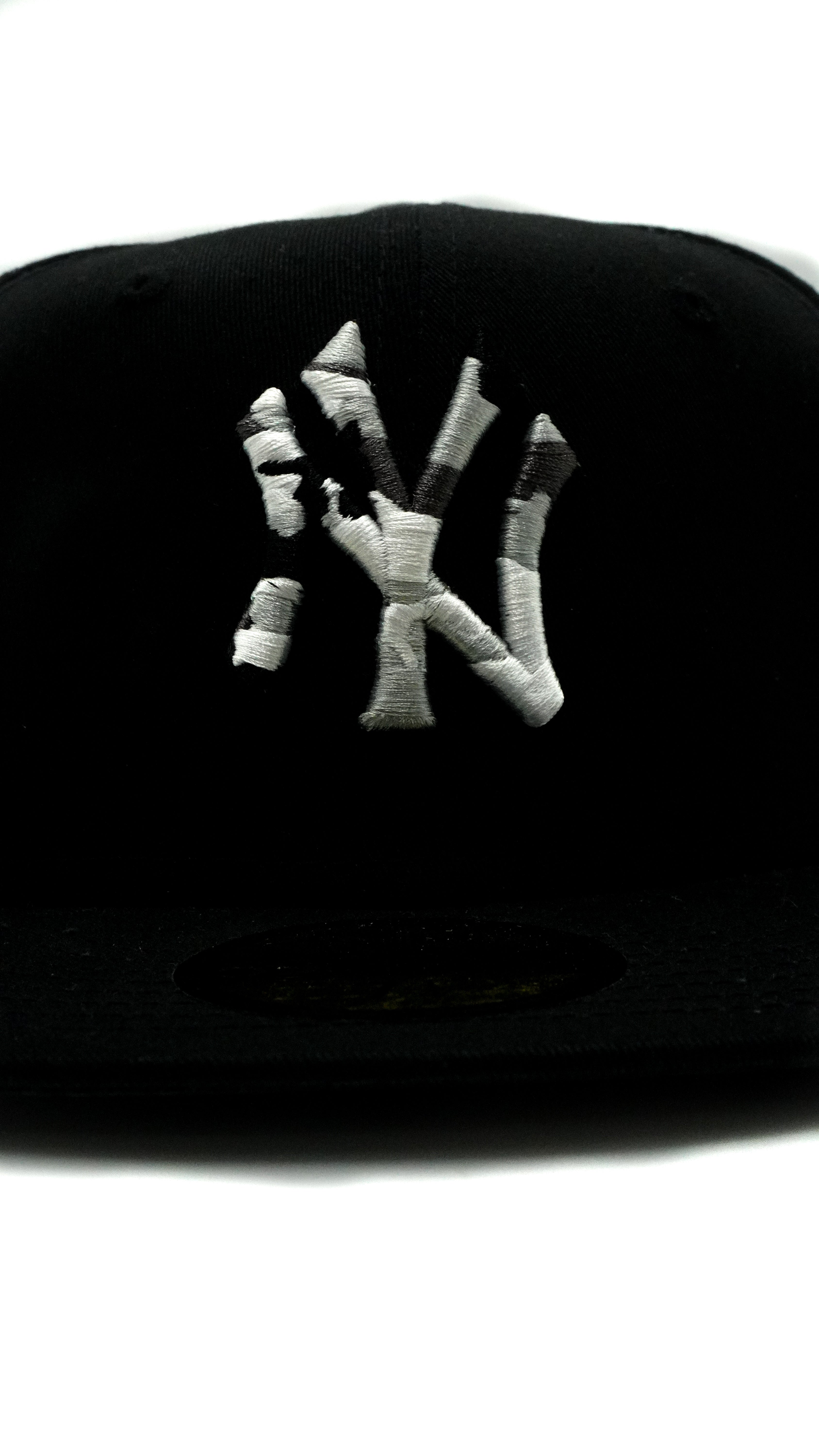 Gorra Negra Manchas Yankees