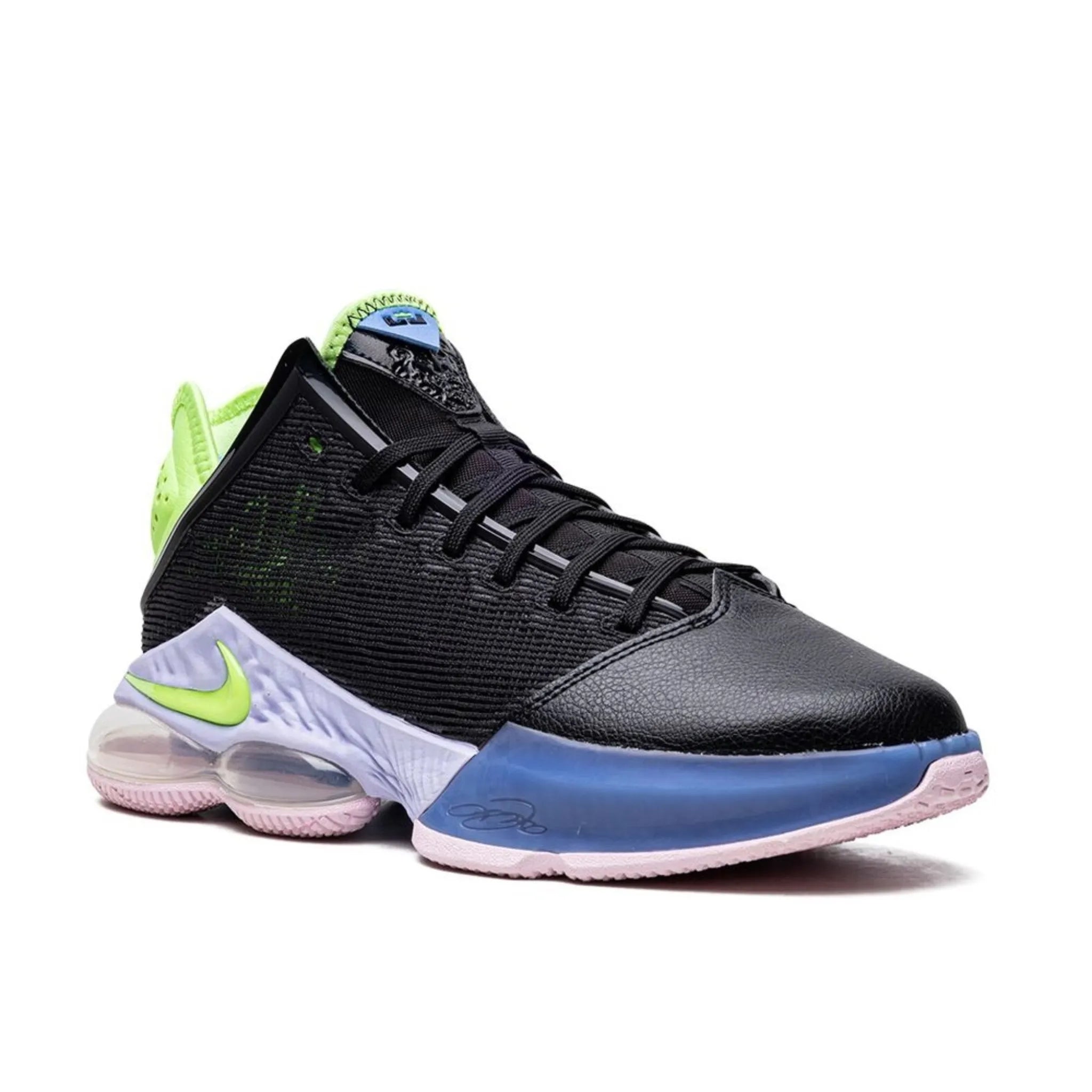 Nike LeBron 19 Low LE