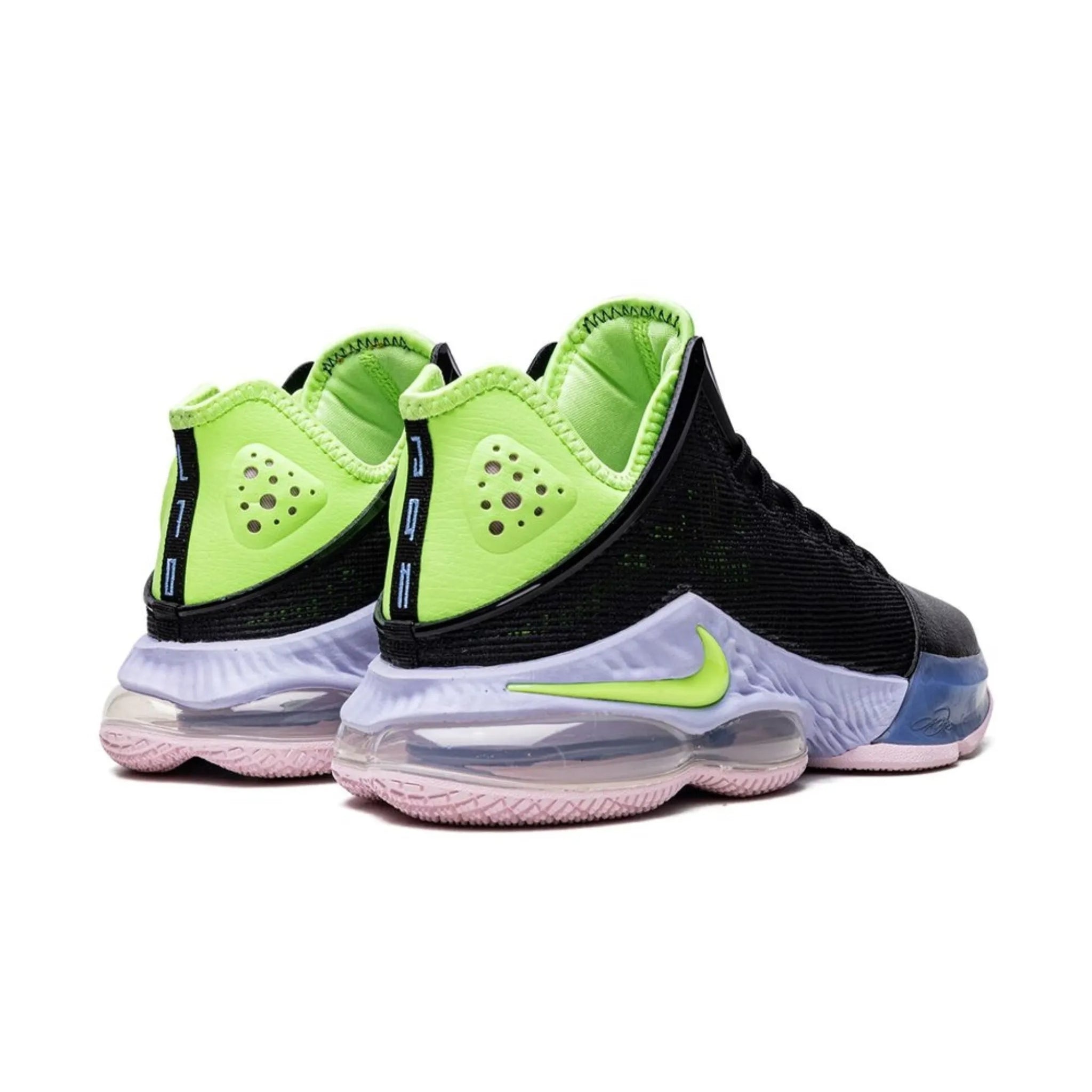 Nike LeBron 19 Low LE