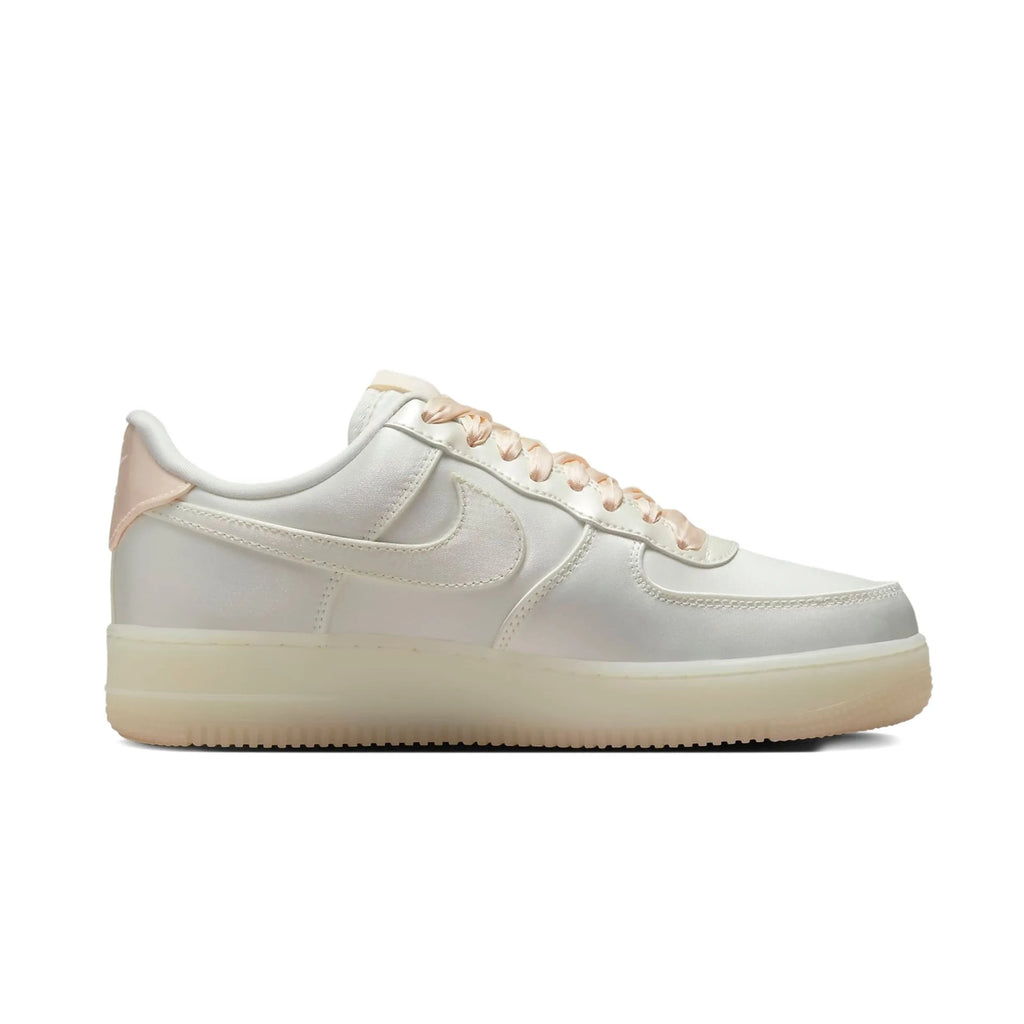 Nike WMNS  Air Force 1 '07 LV8