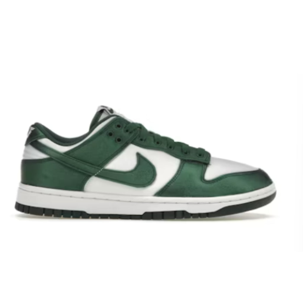 Nike Dunk Low ESS SNKR